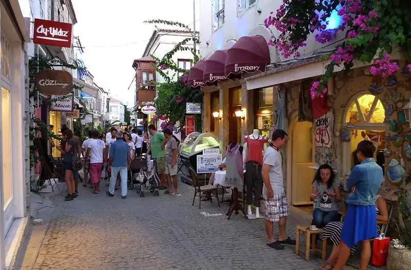 بازار آلاچاتی